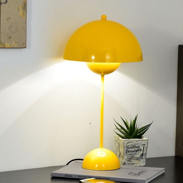 Flower Bud Mushroom Table Lamp