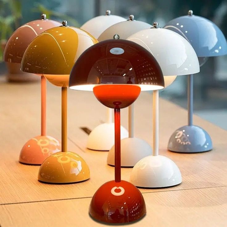 Flower Bud Mushroom Table Lamp