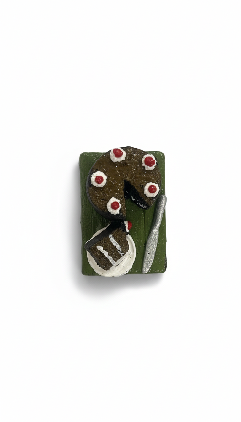 CAKE FRIDGE MAGNET