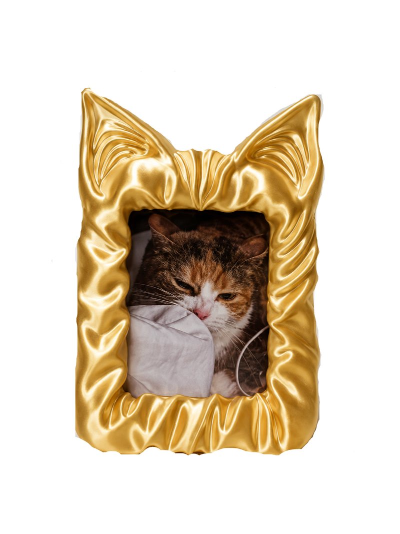 Golden Cat-Ear Frame Fridge Magnet (prepaid only)