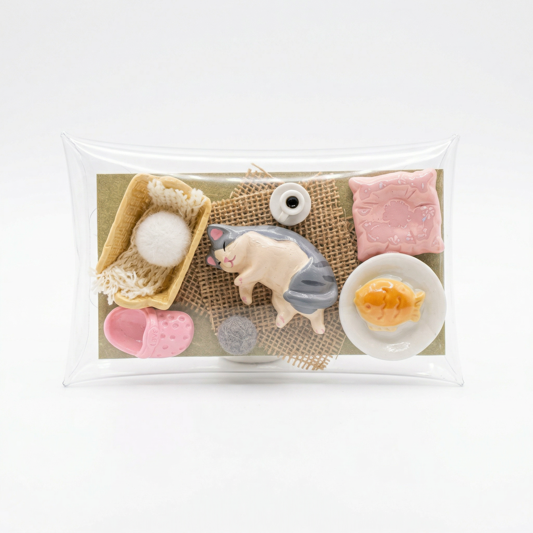 SLEEPING CAT BED FRIDGE MAGNET (RANDOM COLORS)