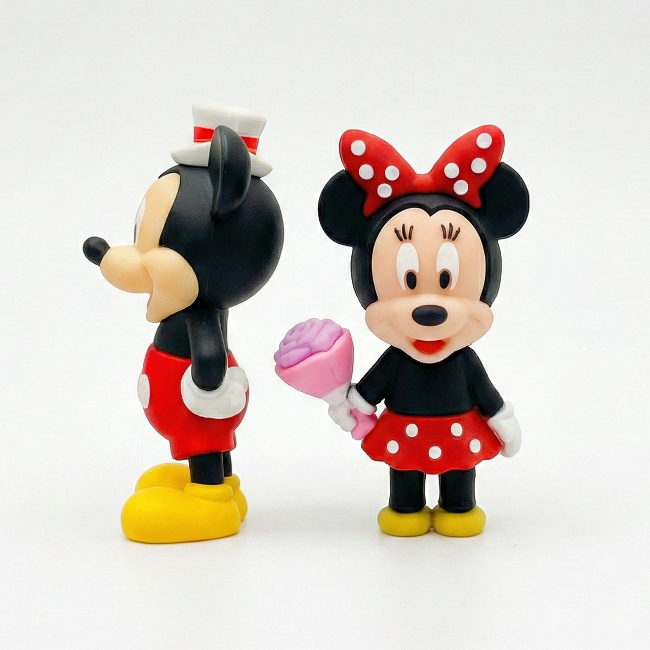 MINI BOW QUEEN FRIDGE MAGNET