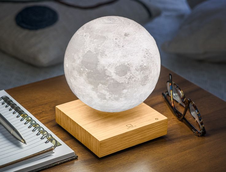 FLOATING MOON LAMP