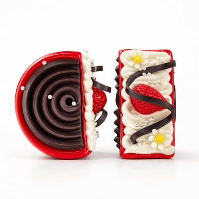 LOVE CAKE STRAWBERRY MAGNET - PICKITT MARKET