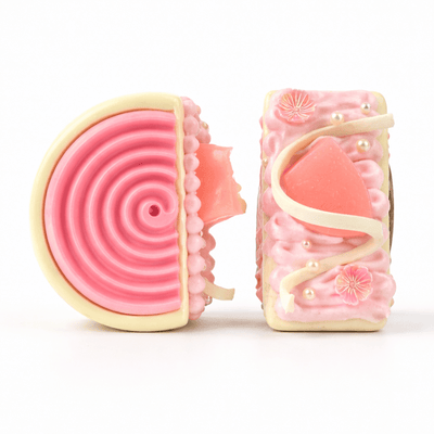 STRAWBERRY LOVE BITE CAKE FRIDGE MAGNET - PICKITT MARKET
